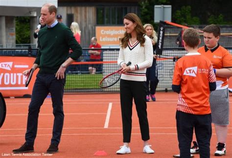 Kate Middletons Superga Sneakers White Canvas Cotu Classic 2750