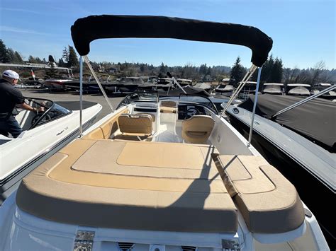 2024 Bayliner VR5 Bowrider OB Bowrider For Sale YachtWorld