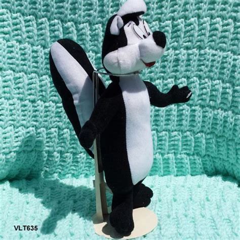 Looney Tunes Wb 11 Stuffed Plush Pepe Le Pew Skunk Ace 1997 Warner Bros