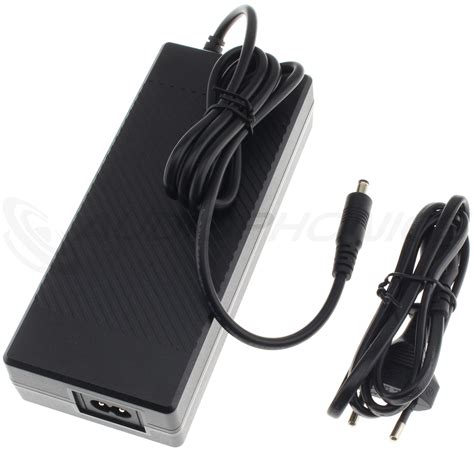 AC / DC Switching Adapter 100-240V AC to 24V 5A DC