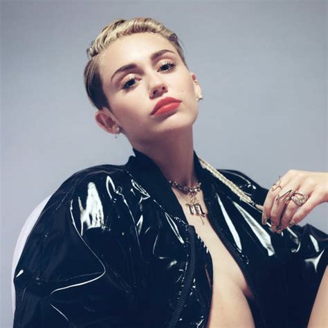 Miley Data On Twitter Mileycyrus Next Songs To Hit 100 Million