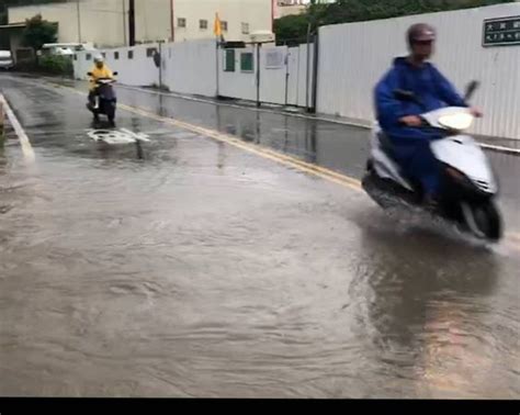 大雷雨讓鹿港天后宮又淹了 廟埕變池塘 天公爐 神桌全泡水裡 Ettoday社會新聞 Ettoday新聞雲