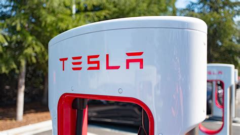 Tesla Recalls 363000 Full Self Driving Vehicles For Crash Risk Caused