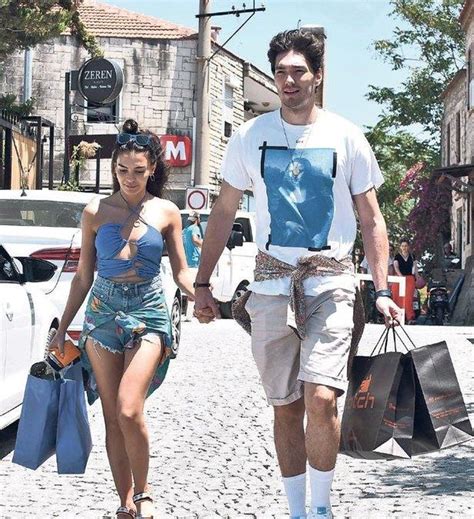 Ebru Ahin Ve E I Cedi Osman Yeni Evlerine Yerle Ti Ayl K Kiras