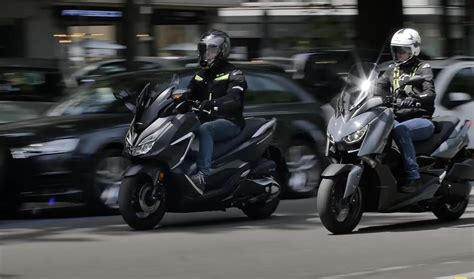 Honda Forza 350 Vs Yamaha Xmax 300 La Sfida Infinita Prove Moto It