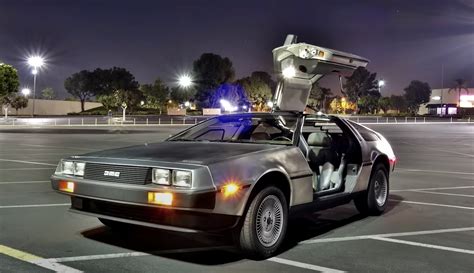 Video Explores The Unbelievable Story of The Rise and Fall of The DeLorean — GeekTyrant