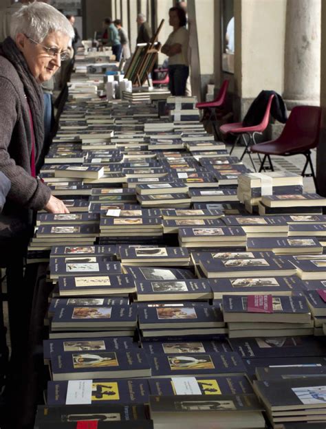 Portici Di Carta Torino Una Libreria Lunga 2 Km E Grandi Eventi