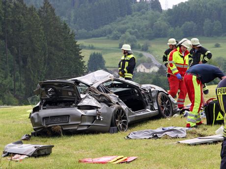 Schwerer Porsche Crash Schwerverletzte Wirsiegen Das Siegerland