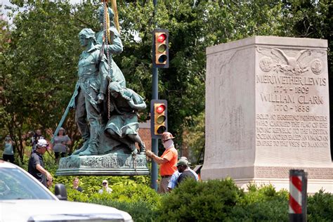 ‘an Incredible Day General Robert E Lee Statue Removed In