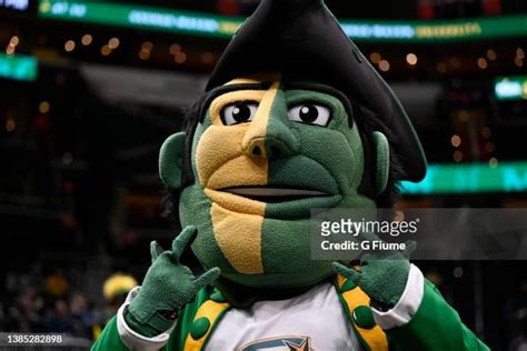 George Mason Mascot Photos And Premium High Res Pictures Getty Images