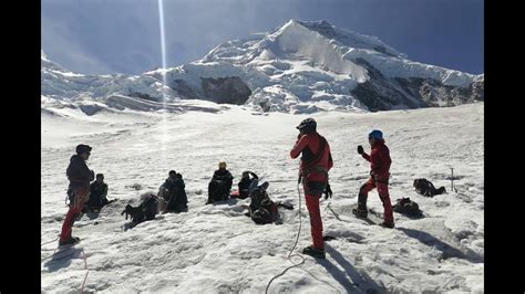 Encuentran a escalador momificado en montaña de Perú YouTube