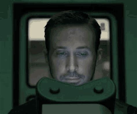 Ryan Gosling Blade Runner GIF - Ryan Gosling Blade Runner Scrolling ...