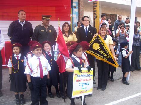 COLEGIOS SAN ANTONIO DE PADUA INDEPENDENCIA CAMPEONES DESFILE DÍA DE