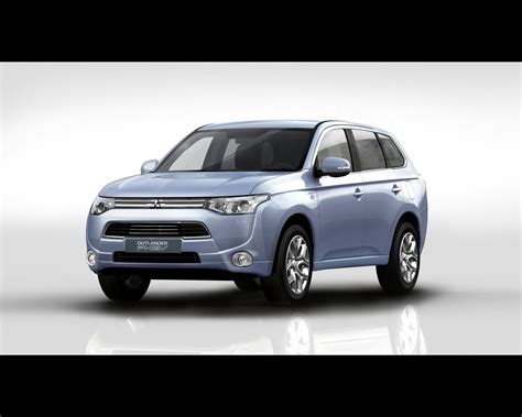 Mitsubishi Outlander Phev Plug In Hybrid Suv 2013