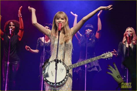 Taylor Swift: Rockin' Rio!: Photo 2721911 | Taylor Swift Pictures ...