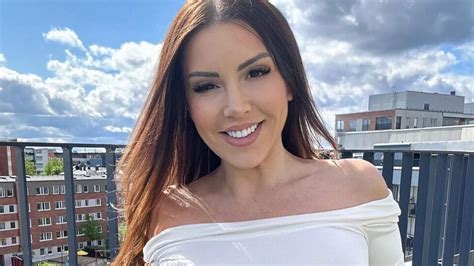 Model Who Hasn T Had Sex In Two Years Because Men Are Scared Of Her Gets Stood Up On A Date