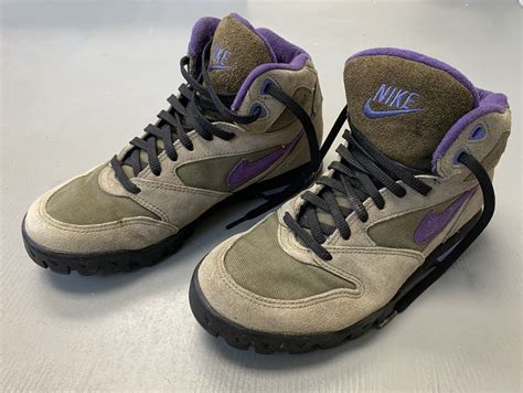 Womens Nike Vintage Caldera Hiking Boots Purple Size Gem