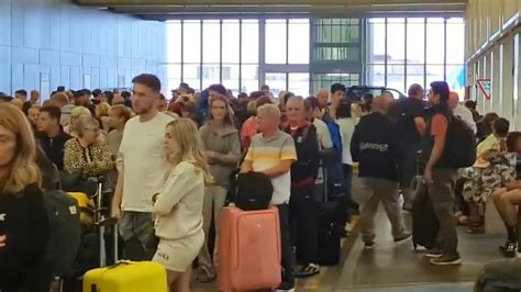 Chaos At Manchester Airport After Two Hour Power Cut Dozens Of