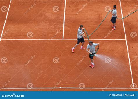 Ccourt Philippe Chatrier Preparation And Maintenance Team At Le Stade