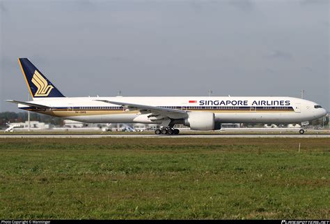 V Sws Singapore Airlines Boeing Er Photo By Wanninger Id