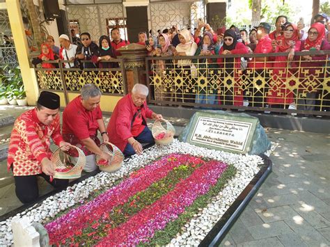 Ziarah Ke Makam Pendiri NU Dan Gus Dur Di Jombang Rachmat Hidayat