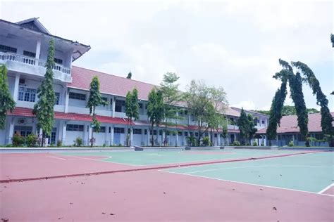 Cuma 4 Sekolah Ini Sma Terbaik Di Makassar Sman 17 Makassar Peringkat Berapa Jatim Network