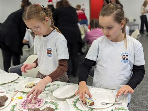 Galeria Studenci Wschowskiego Uniwersytetu Dziecięcego ze świąteczną