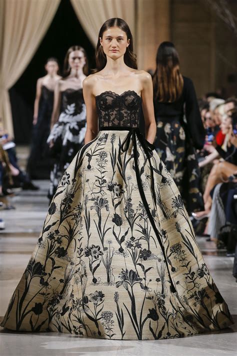 OSCAR DE LA RENTA FALL WINTER 2018 WOMEN S COLLECTION The Skinny Beep