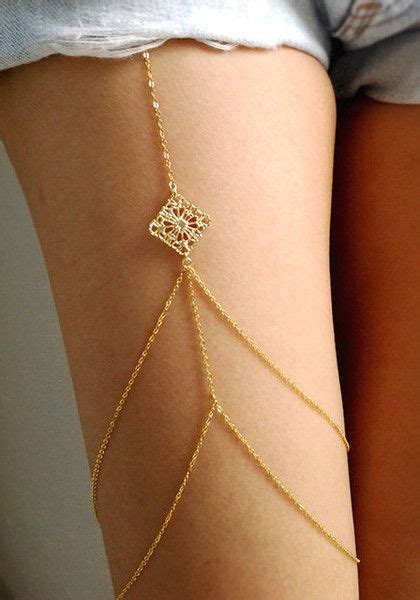 Gold Layered Leg Chain Features A Gold Chain With An Elastic Band And A