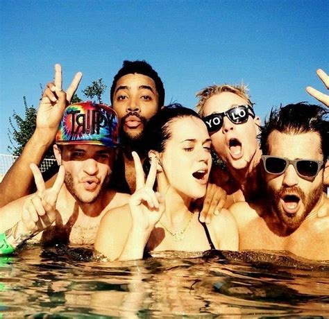 Retro Bikini Katy Perry Positively Sizzles In A Bikini During The Pool