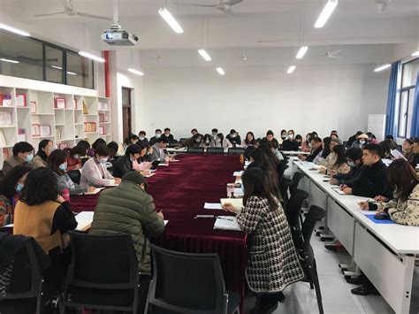 艺术与传媒学院召开期中教师和学生座谈会 武汉学院艺术与传媒学院