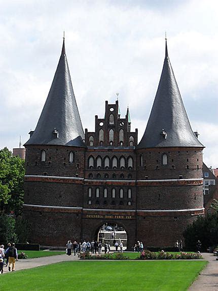 Holstentor Châteaux Holstentor Porte De Holstein Lübeck