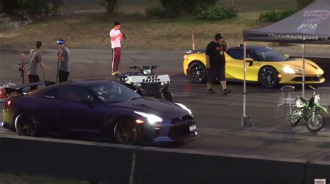 Ferrari SF90 And Nissan GT R Meet Up In The New World For A Drag Race