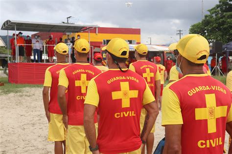 Corpo de Bombeiros abre inscrições para curso de guarda vidas civil