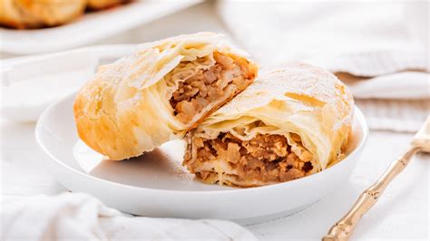 Strudel Di Mele Con Pasta Sfoglia Pronta Facile E Veloce La Cucina