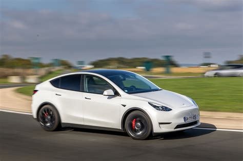 Photo 12 Tesla Model Y Performance Blanc Essai Comparatif La Kia