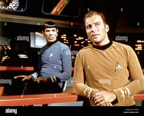 Star Trek Leonard Nimoy Como El Sr Spock William Shatner Como El