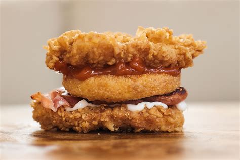 Kfc Brings Back The Double Down Chicken Sandwich 57 Off