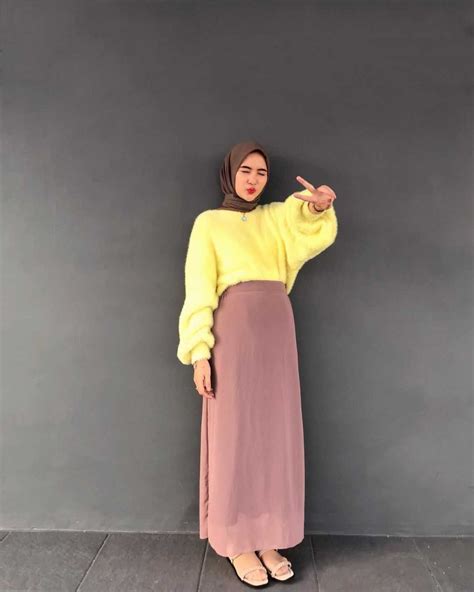 12 Ide OOTD Hijab Dengan Rok Ala Intan Ghazella Kekinian Da