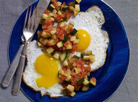 Huevo Estrellado Con Calabacitas A La Mexicana De 211 Kcal Receta