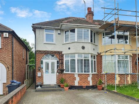 3 Bed Semi Detached House For Sale In The Fordrough Northfield