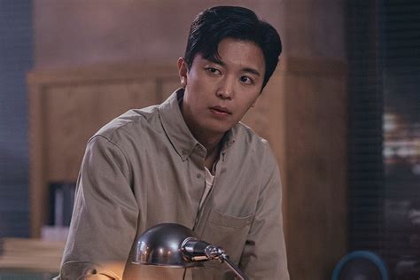 Yeon Woo Jin Is An Ace Detective In Upcoming Mystery Thriller Drama