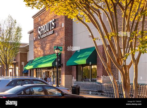 Sprouts Farmers Market Grocery Store In Metro Atlanta At The Shoppes At