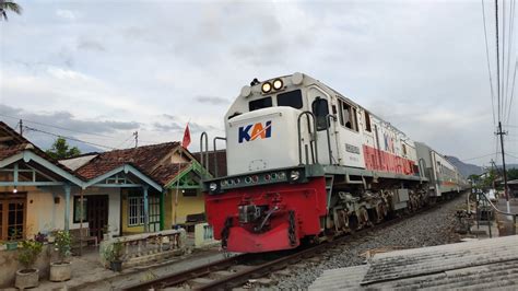 Kereta Api TawangAlun Berangkat Dari Stasiun Ketapang Banyuwangi Ke