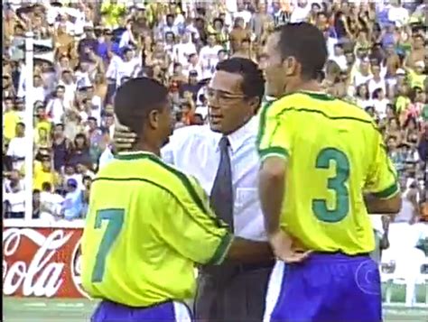 Ídolo do Corinthians Marcelinho Carioca teve só quatro jogos na