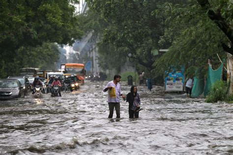 Heavy Rainfall Continues To Lash North India Delhi Breaks Record Of 40 Years The Environment