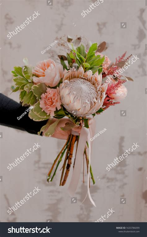 5,114 Protea bouquet Stock Photos, Images & Photography | Shutterstock