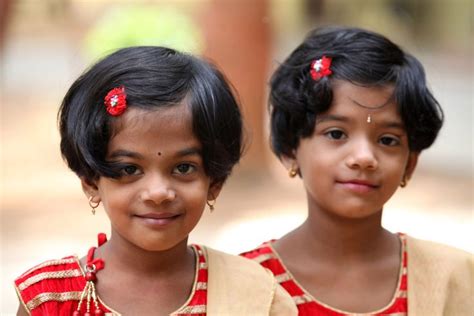 Twin Girls From Cramford English Medium High School In Chittor India Ny Post Indian Twins