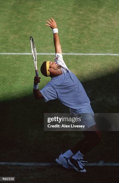 30 Tennis Wimbledon Rafter Serve Stock Photos, High-Res Pictures, and ...