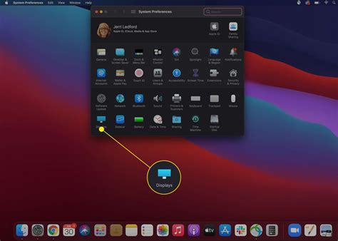 how to open airplay on macbook